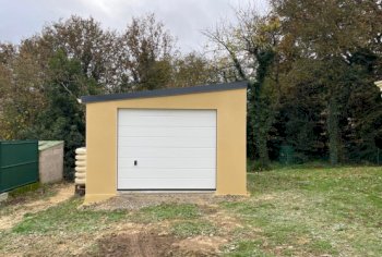 Garage en béton enduit